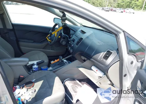 2015 Kia Forte Lx z USA, uszkodzony, nr VIN KNAFK4A62F5292368